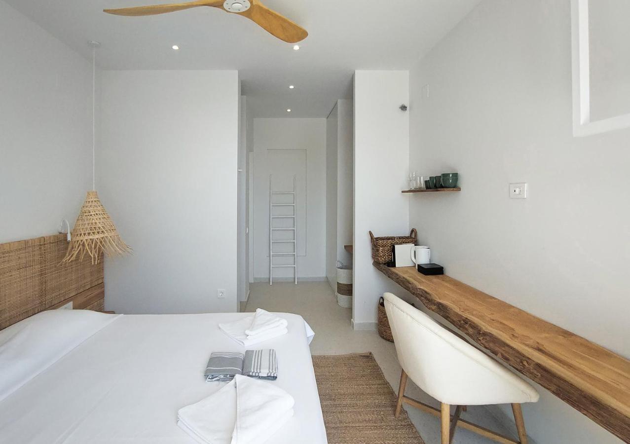 Arion Seaside Suites Paleros Exteriör bild