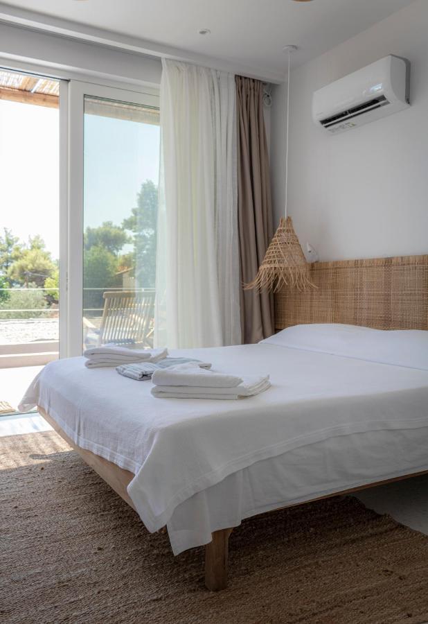 Arion Seaside Suites Paleros Exteriör bild