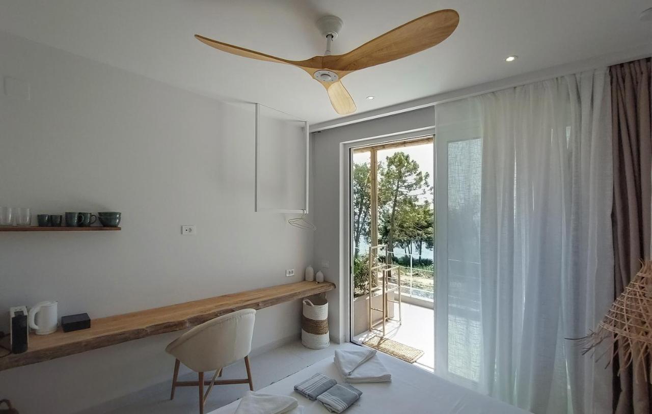 Arion Seaside Suites Paleros Exteriör bild