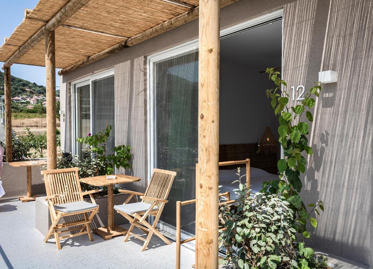 Arion Seaside Suites Paleros Exteriör bild