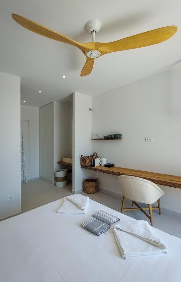 Arion Seaside Suites Paleros Exteriör bild