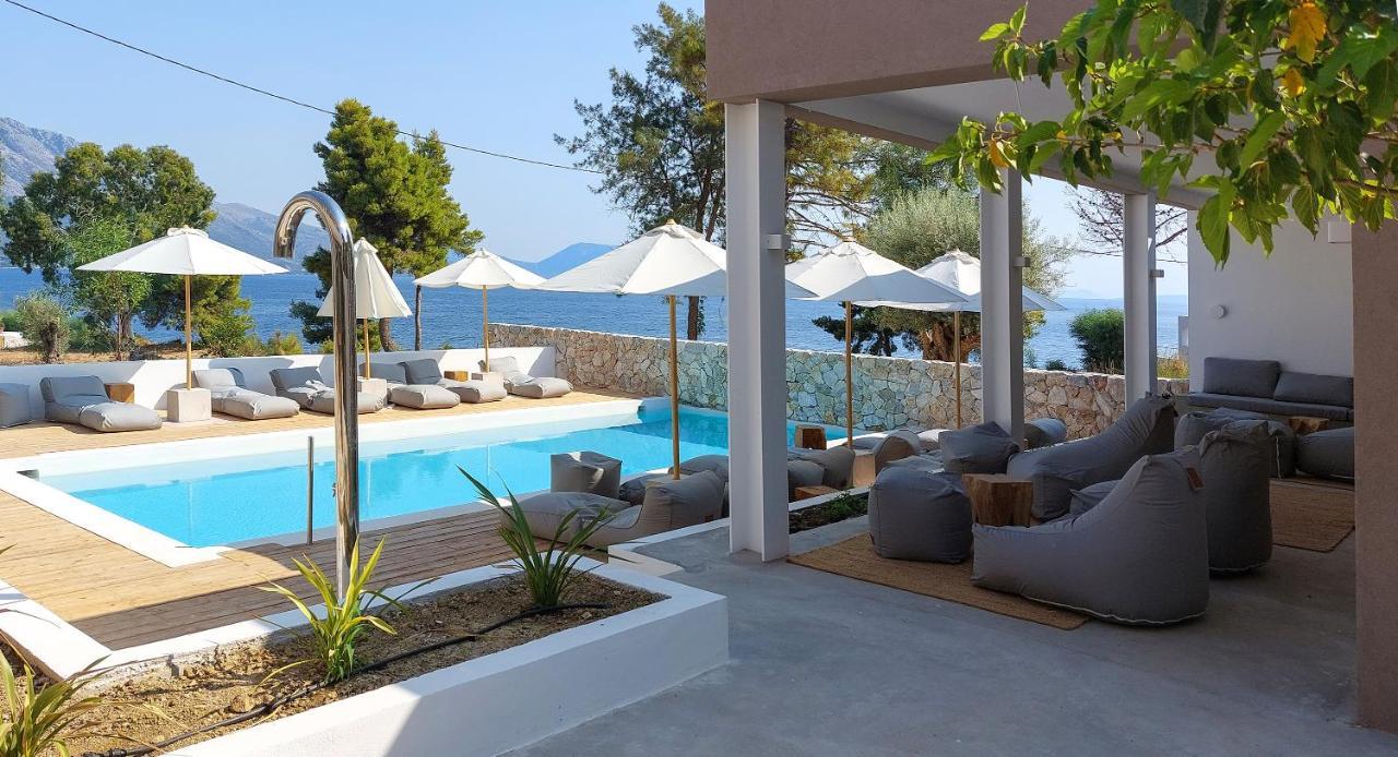 Arion Seaside Suites Paleros Exteriör bild